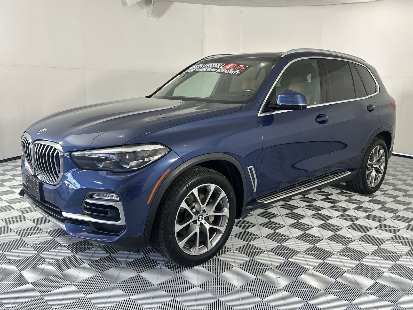 Used 2019 BMW X5 xDrive40i w/ Convenience Package AWD/4WD image 4