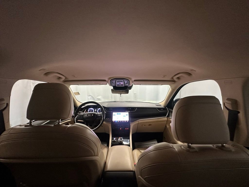 Used 2021 Jeep Grand Cherokee L Limited w/ Luxury Tech Group II image 18