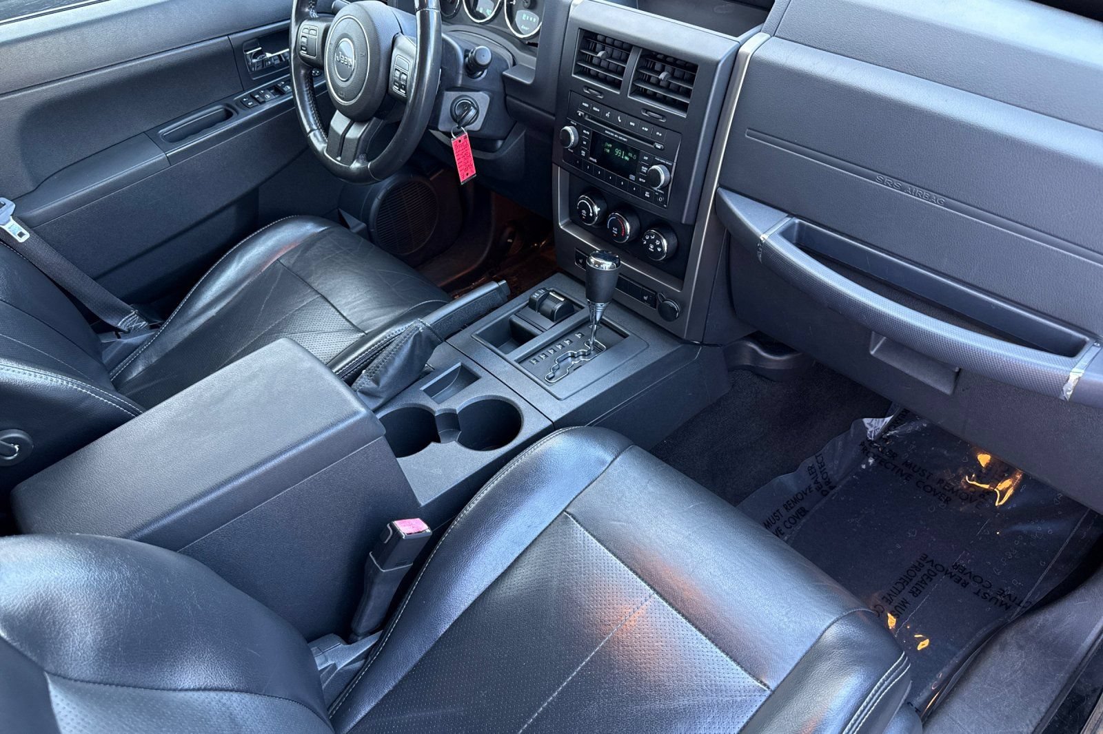 Used 2012 Jeep Liberty Sport AWD/4WD image 16