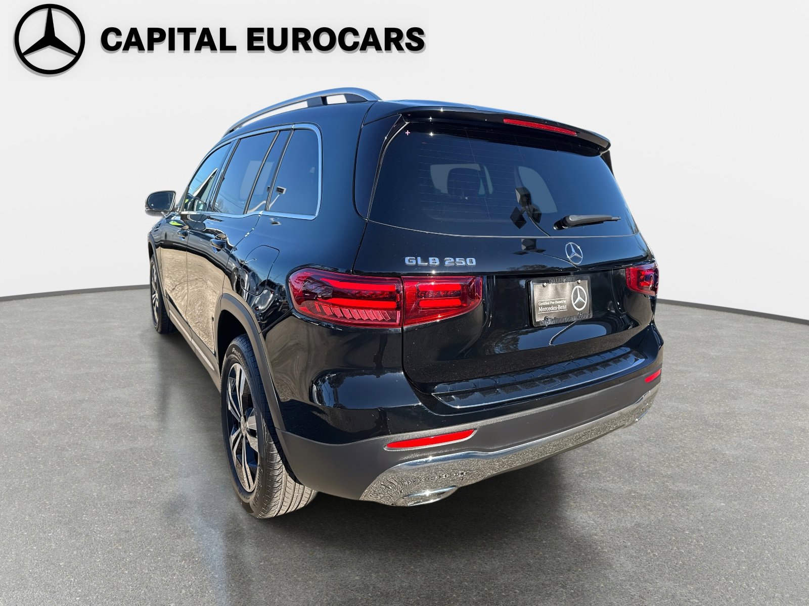 Used 2025 Mercedes-Benz GLB 250 image 6