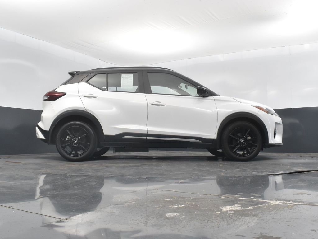 Used 2023 Nissan Kicks SR w/ SR Premium Package image 45