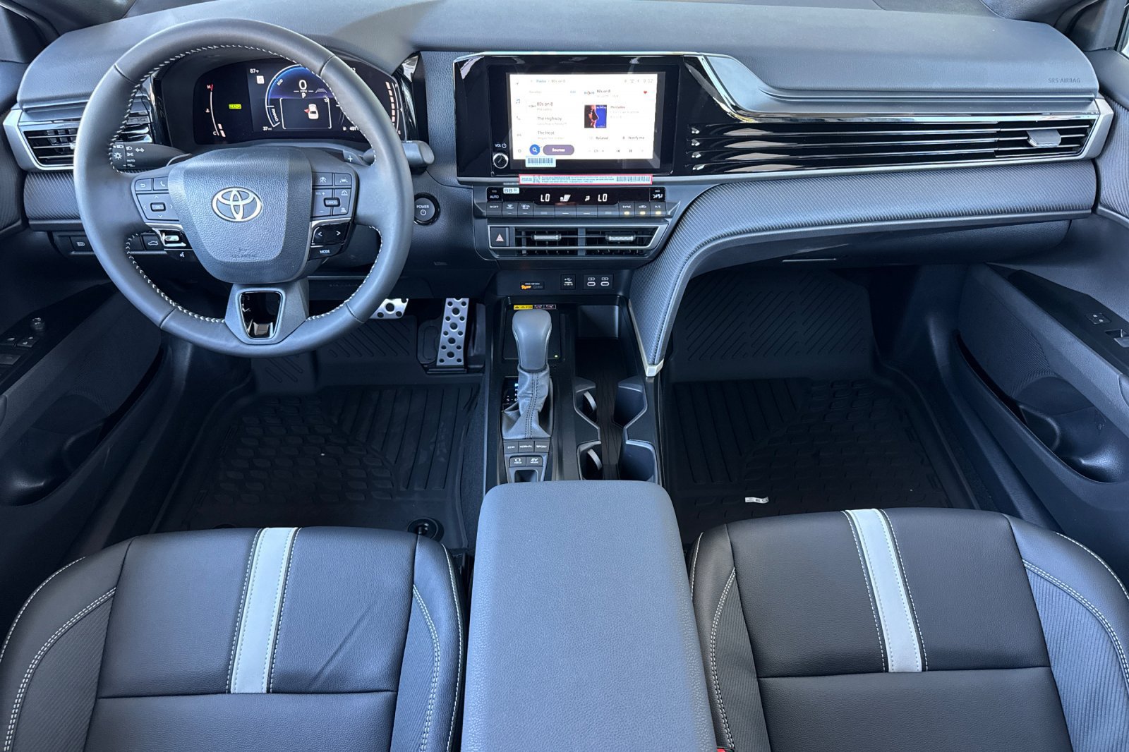 New 2026 Toyota Camry SE FWD image 4