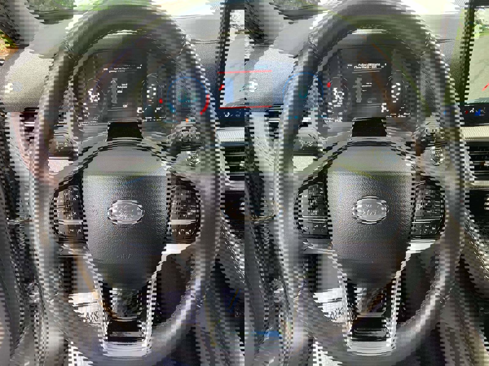 Used 2025 Ford Explorer Platinum image 33