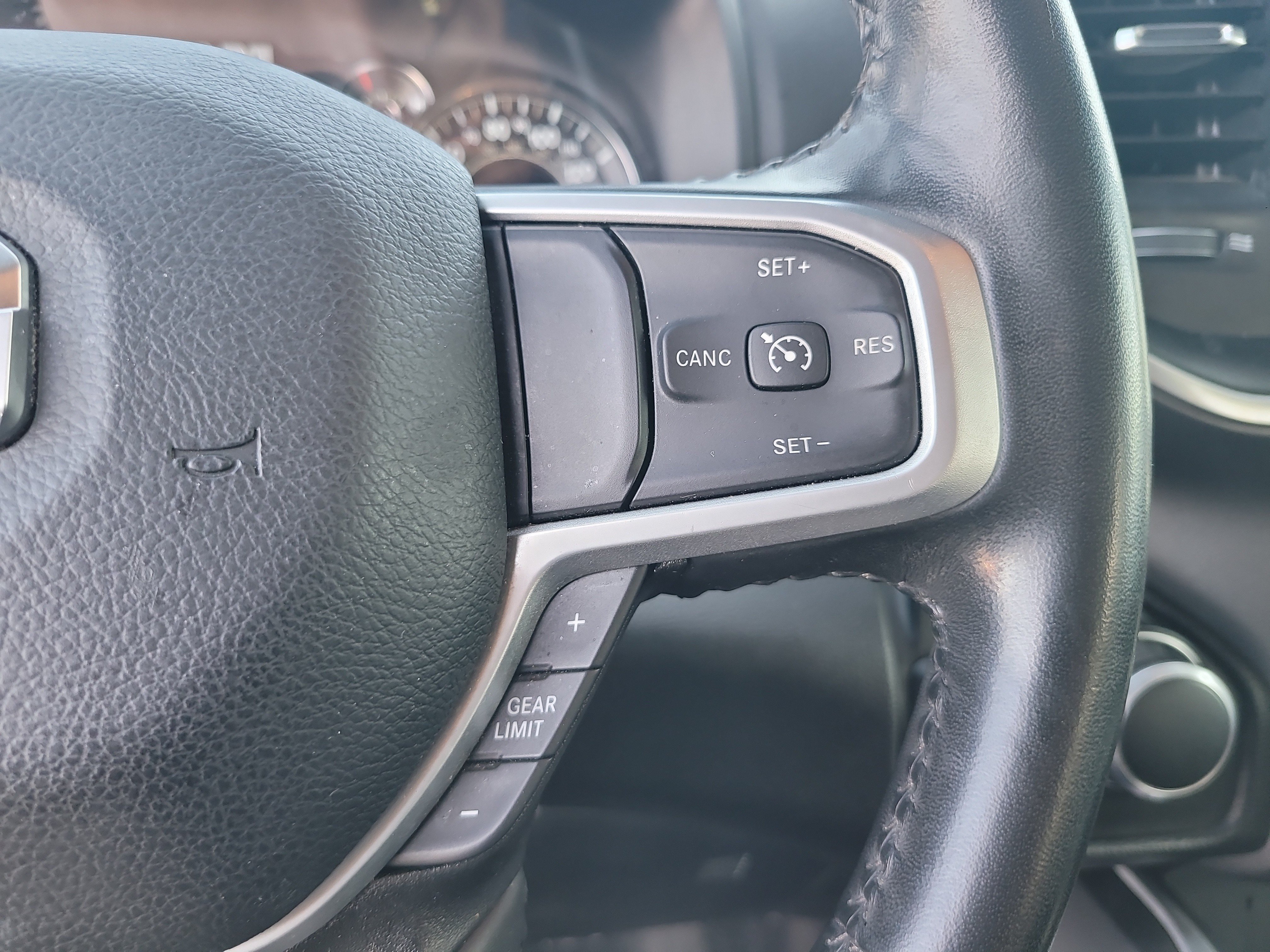 Used 2023 RAM 1500 Big Horn AWD/4WD image 28
