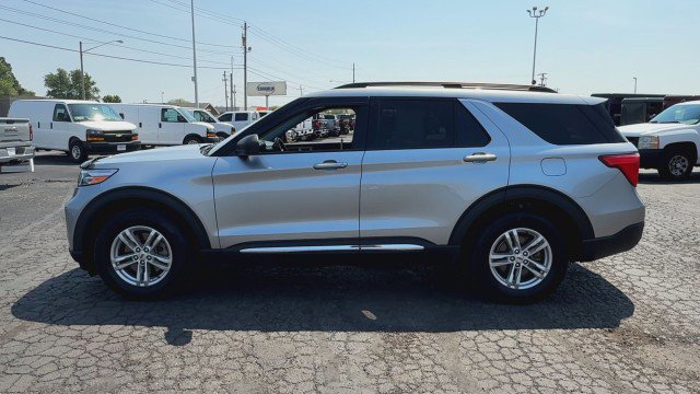 Used 2022 Ford Explorer XLT image 5