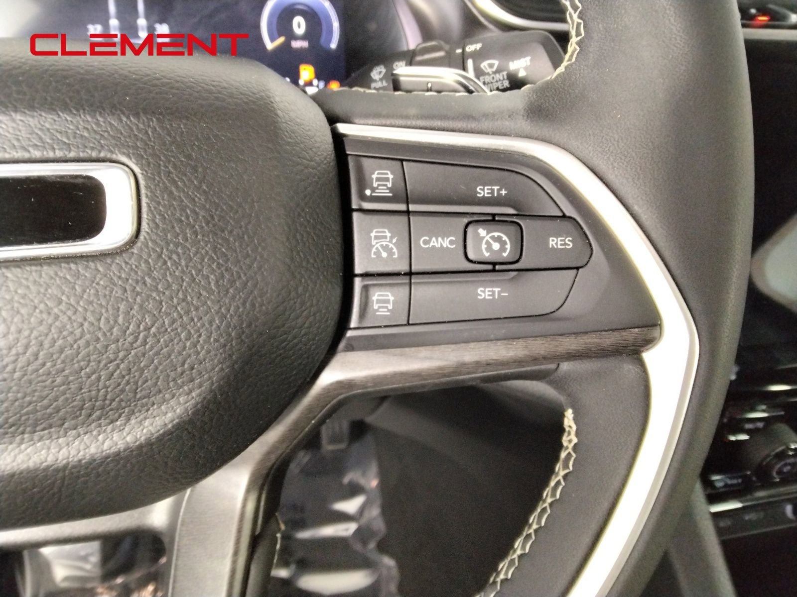 Used 2024 Jeep Grand Cherokee L Limited w/ Black Appearance Package AWD/4WD image 13