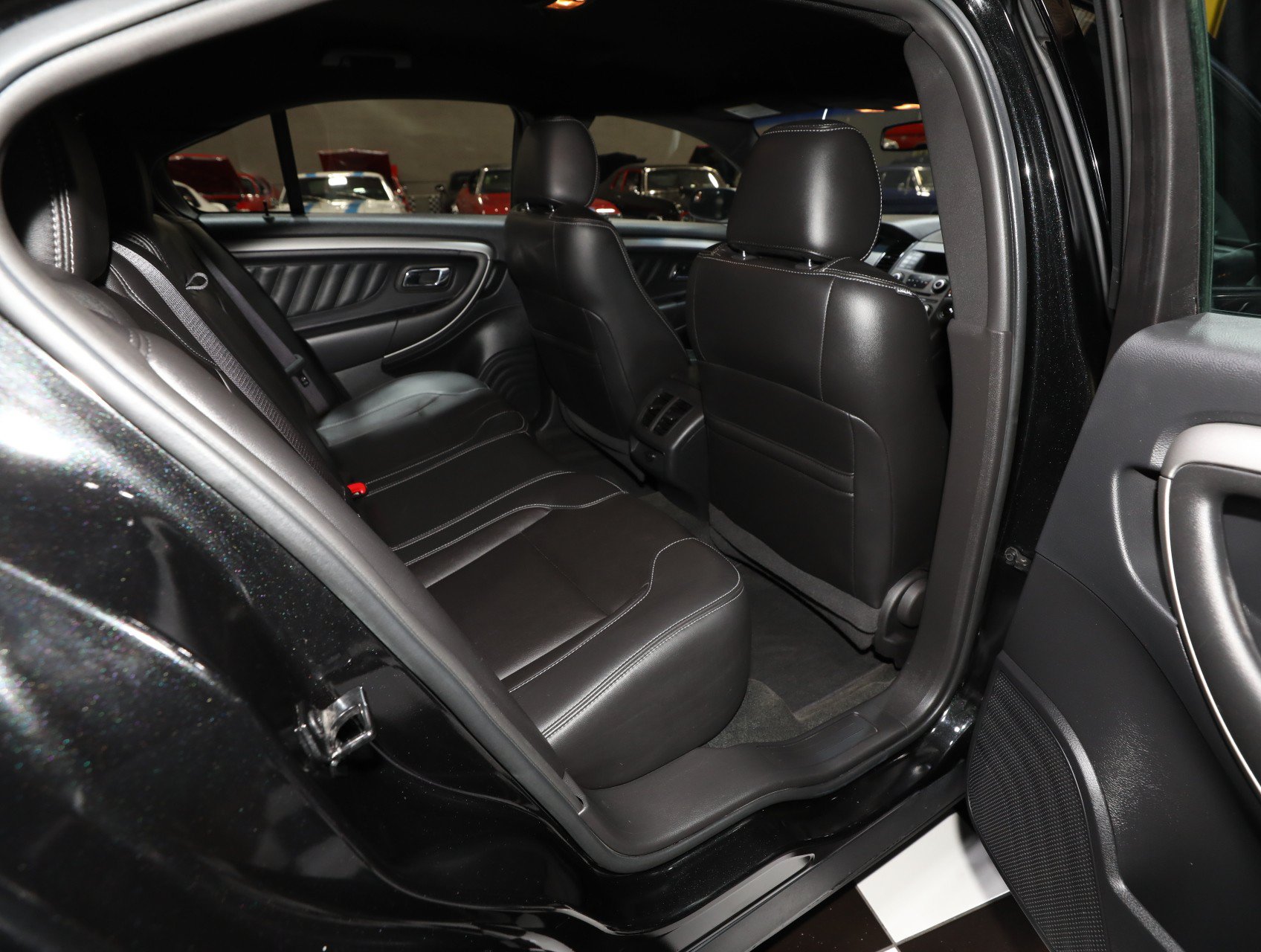 Used 2013 Ford Taurus SEL FWD image 37