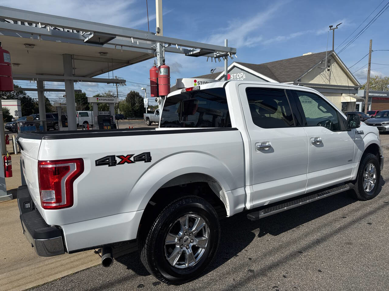 Used 2017 Ford F150 XLT w/ Equipment Group 302A Luxury image 6
