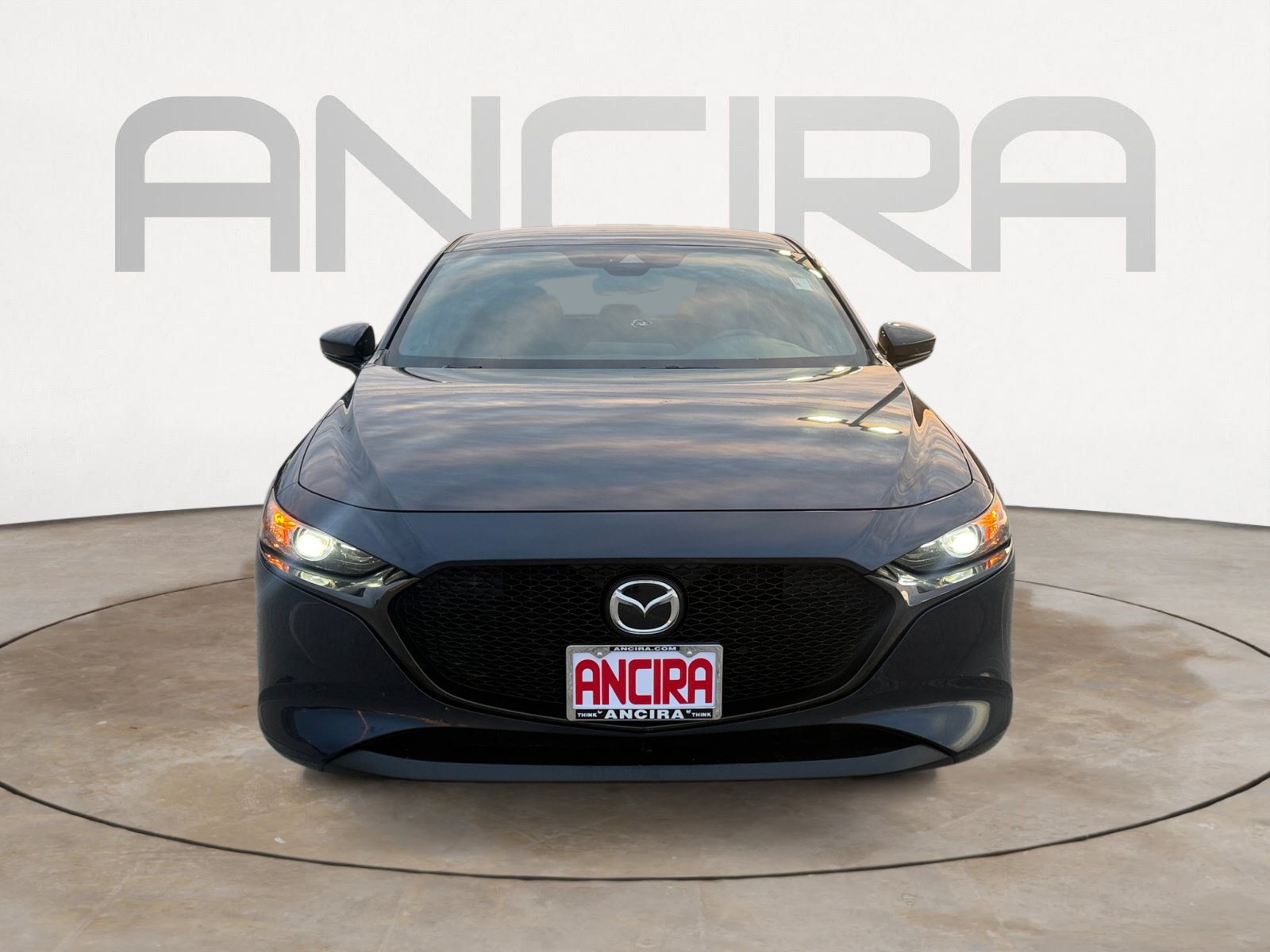 Used 2019 MAZDA MAZDA3 Hatchback w/ Preferred Package FWD image 4