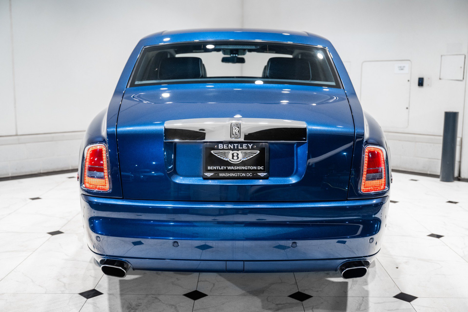 Used 2011 Rolls-Royce Phantom Sedan RWD image 28