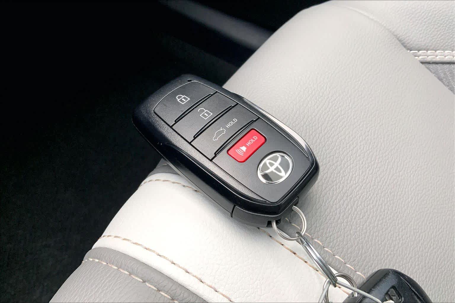 Used 2025 Toyota Camry SE FWD image 26