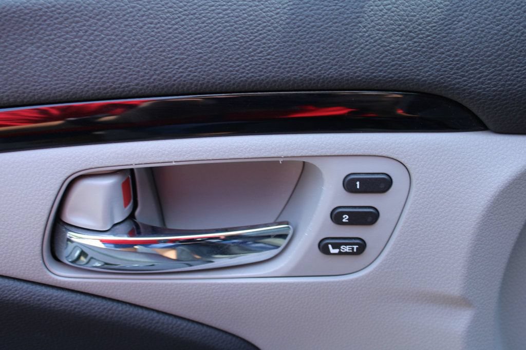 Used 2016 Honda Pilot Elite image 26