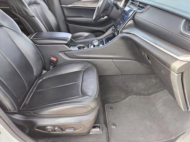 Used 2024 Jeep Grand Cherokee L Limited w/ Luxury Tech Group II image 16