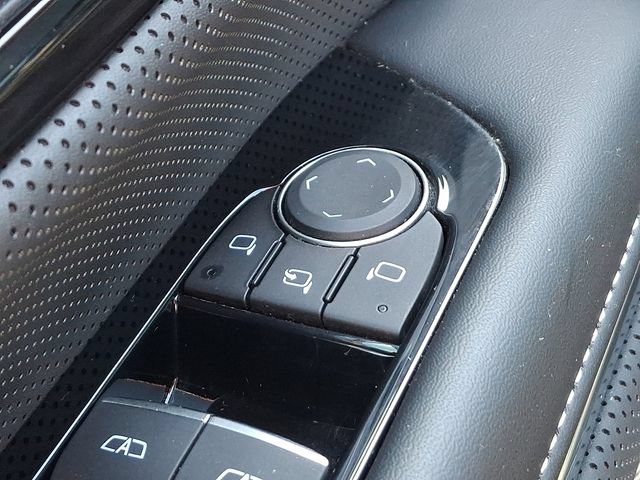 Used 2025 GMC Sierra EV Denali AWD/4WD image 18