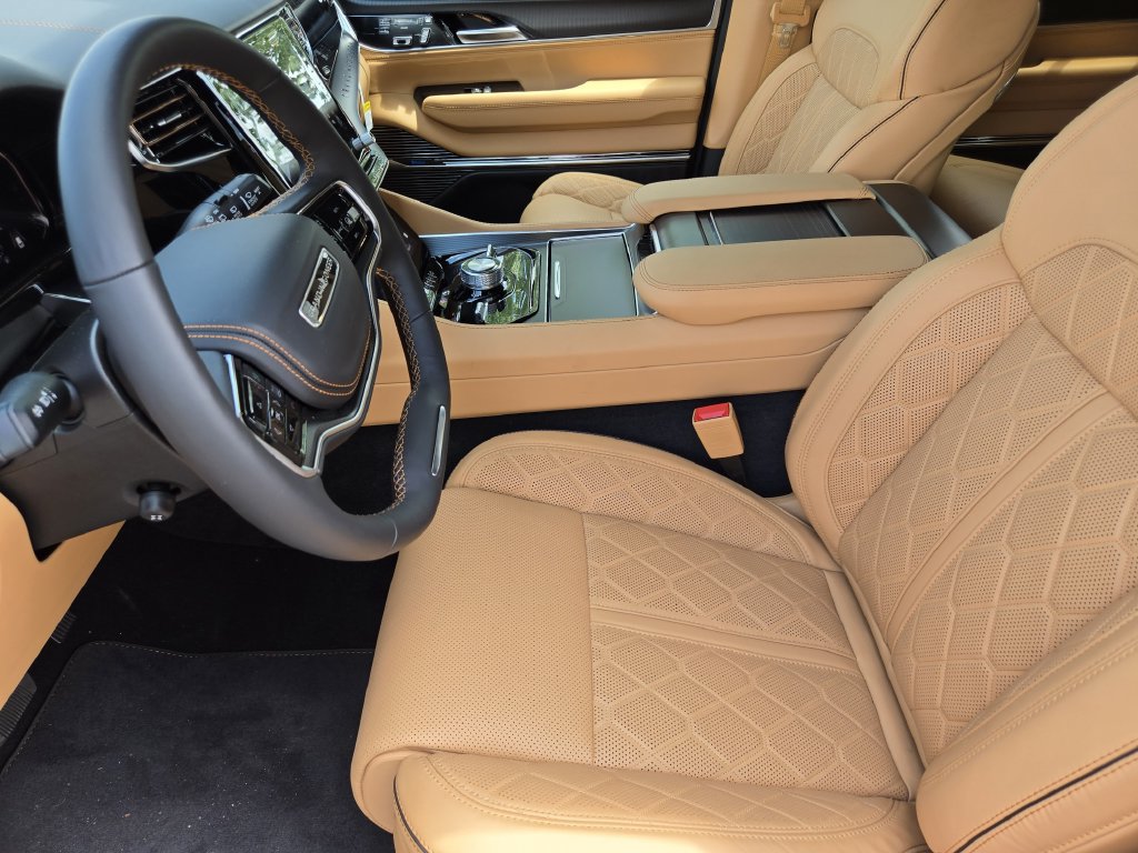 New 2026 Jeep Grand Wagoneer L Summit AWD/4WD image 8