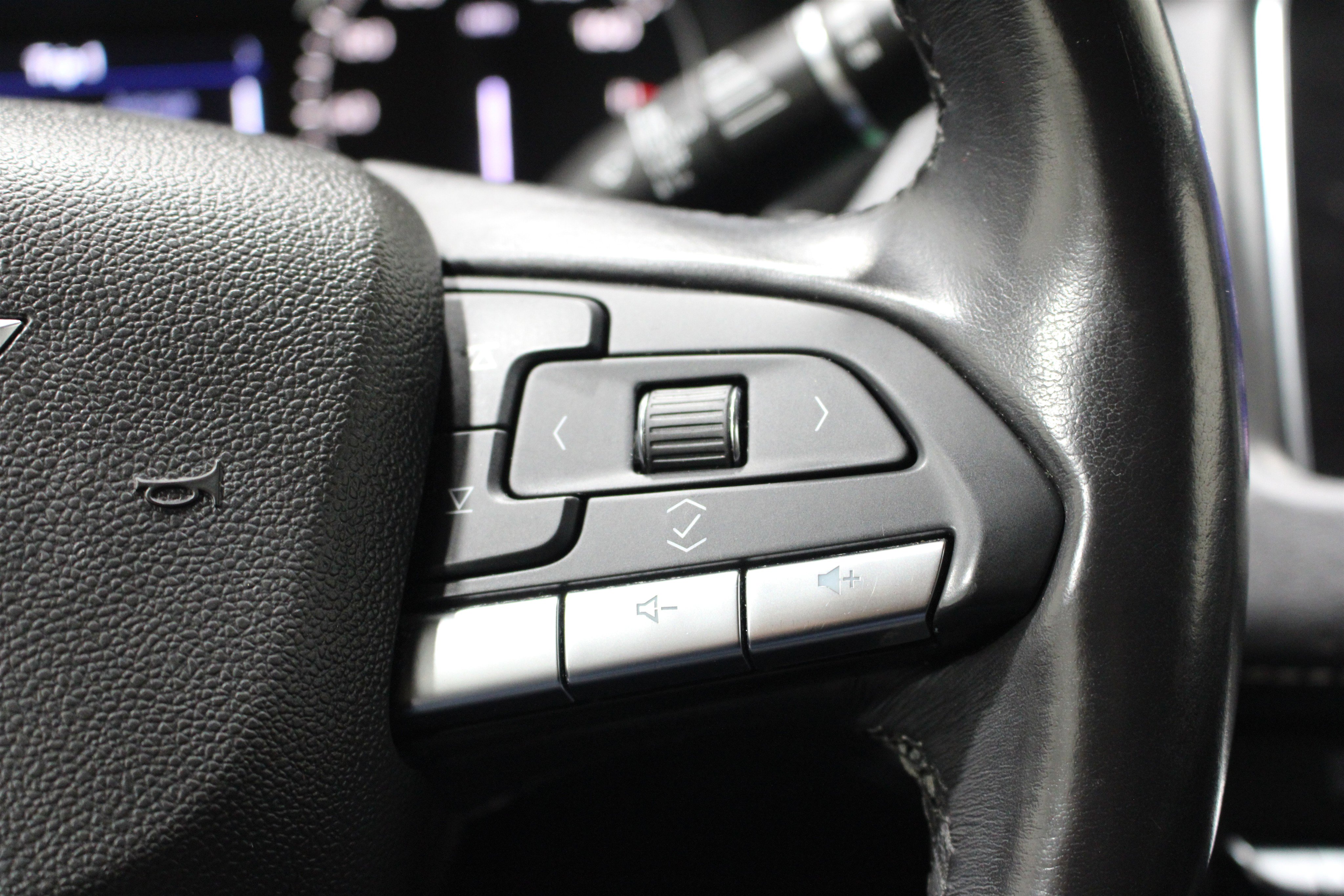 Used 2021 Cadillac XT4 Premium Luxury image 14