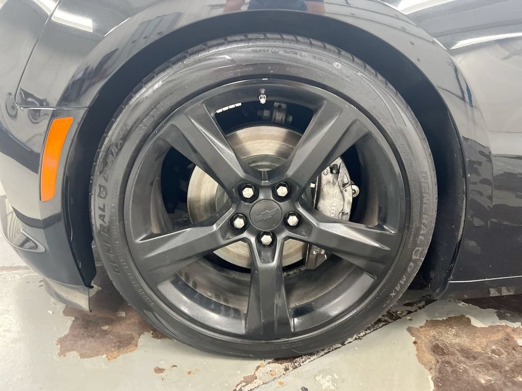 Used 2017 Chevrolet Camaro SS RWD image 26