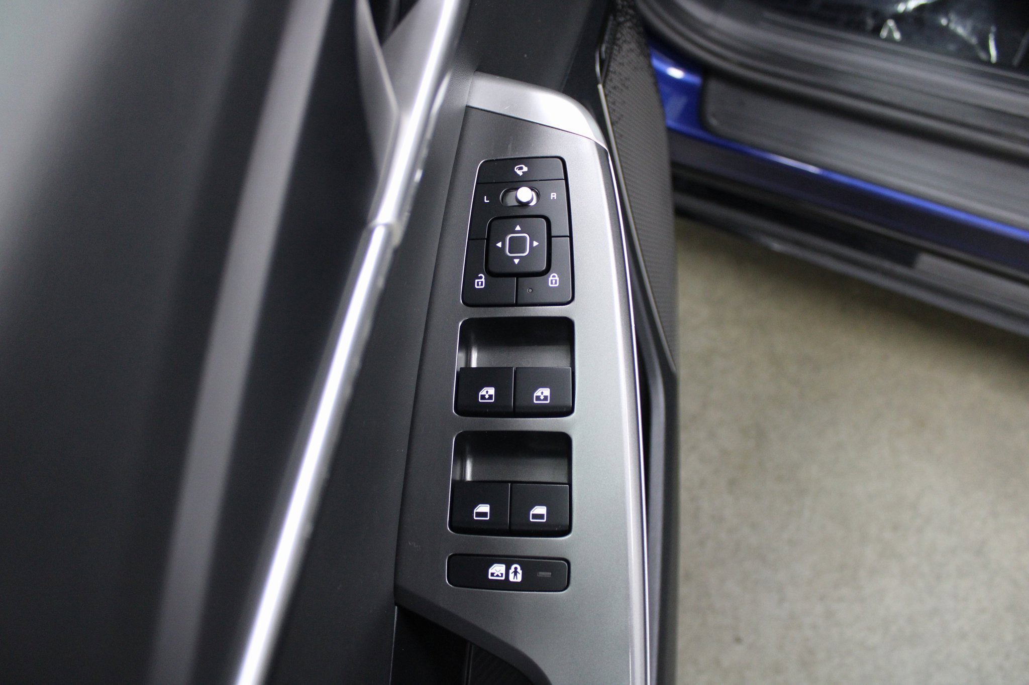 Used 2024 Kia EV6 Wind w/ Wind Technology Package image 10