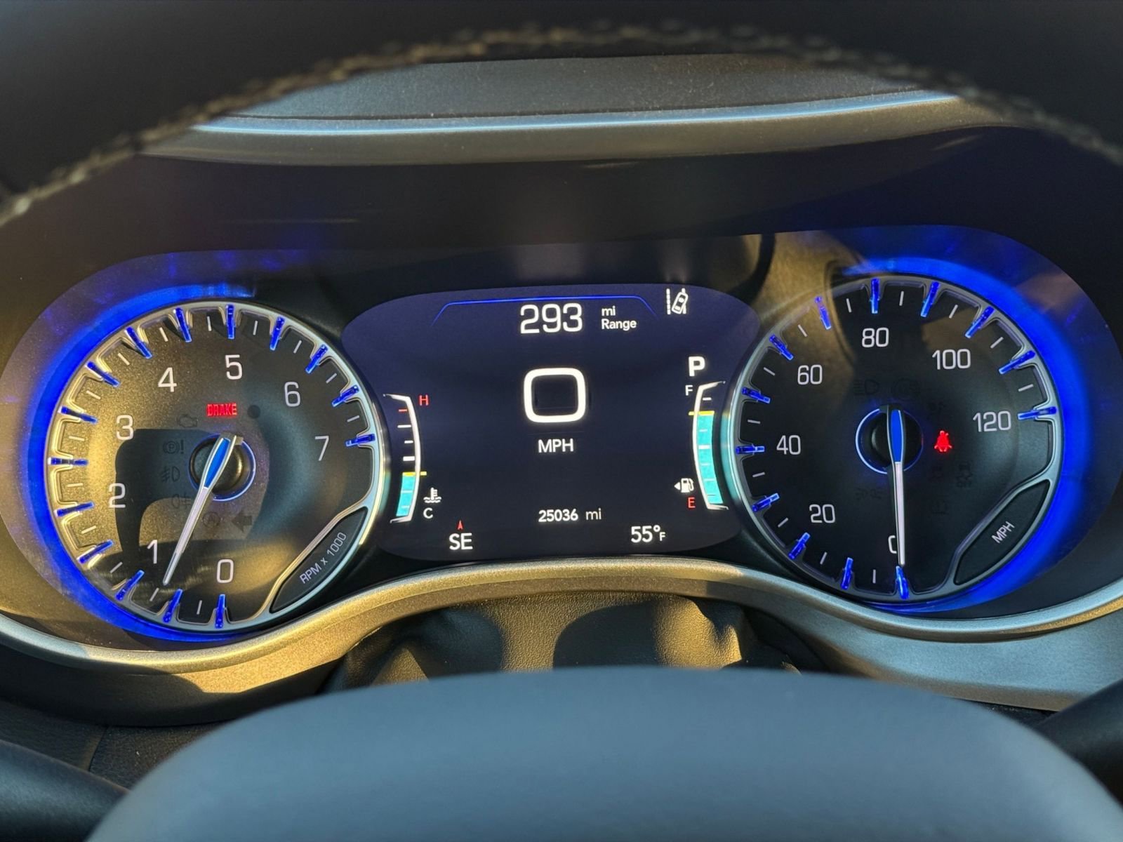 Used 2025 Chrysler Pacifica Select image 42