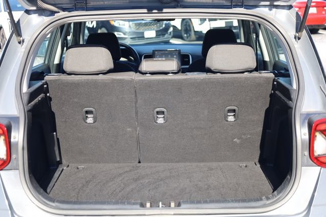 Used 2023 Hyundai Venue SEL image 25