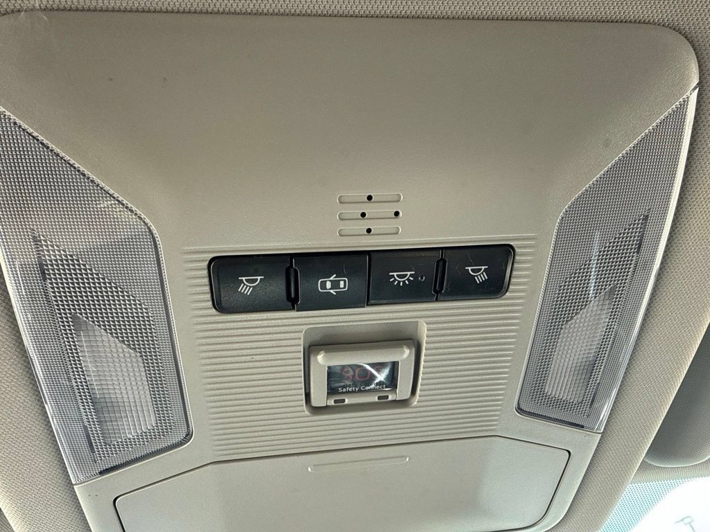 Used 2019 Toyota RAV4 LE w/ Carpet Mat Package AWD/4WD image 17