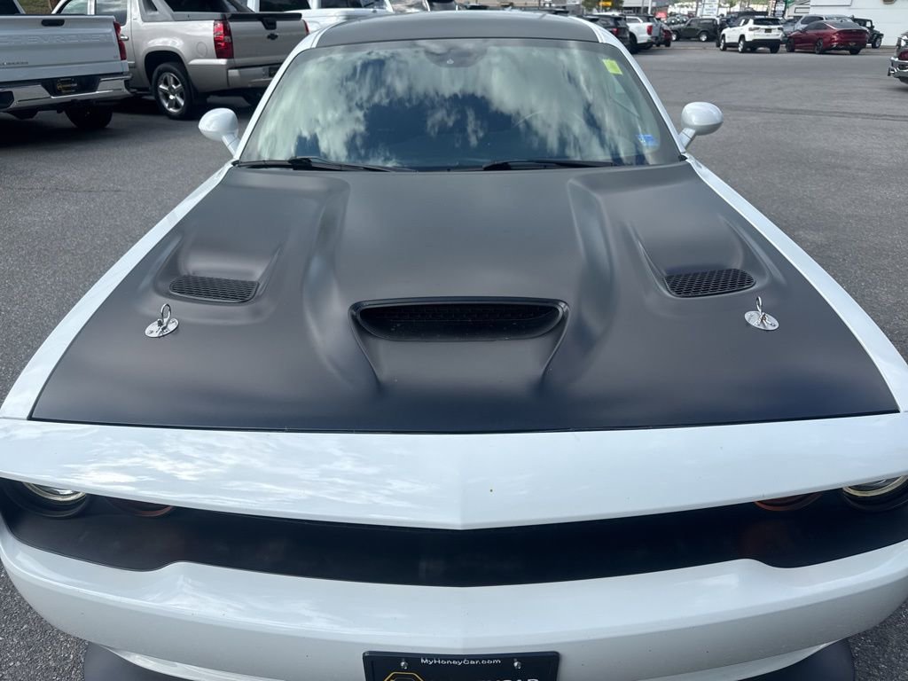 Used 2015 Dodge Challenger SRT Hellcat RWD image 7