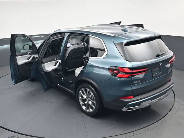 Used 2025 BMW X5 xDrive40i AWD/4WD image 45