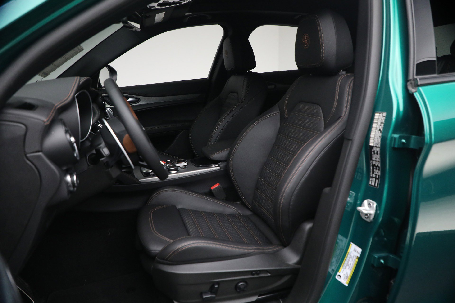 New 2025 Alfa Romeo Stelvio Sprint image 15