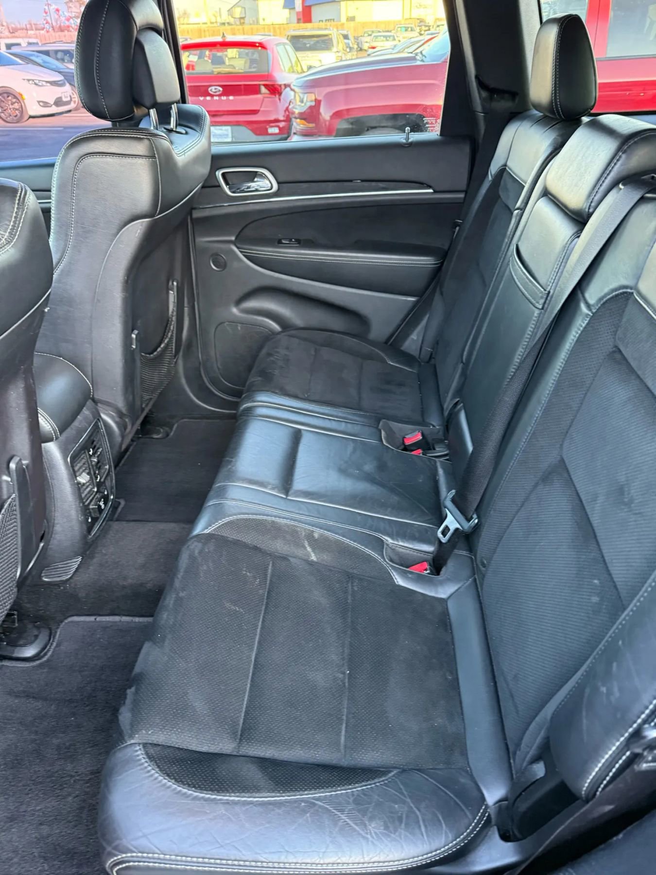 Used 2012 Jeep Grand Cherokee SRT8 w/ Luxury Group II AWD/4WD image 6