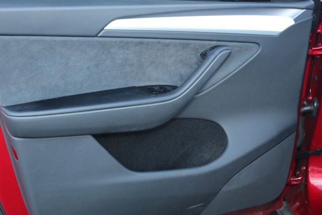 Used 2025 Tesla Model Y Performance image 22