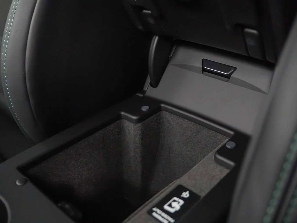 Certified 2026 Porsche Macan GTS image 35