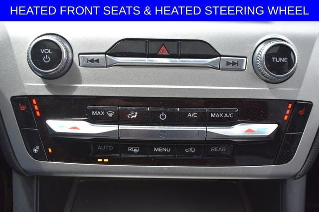 Used 2022 Ford Explorer XLT w/ Equipment Group 202A AWD/4WD image 4