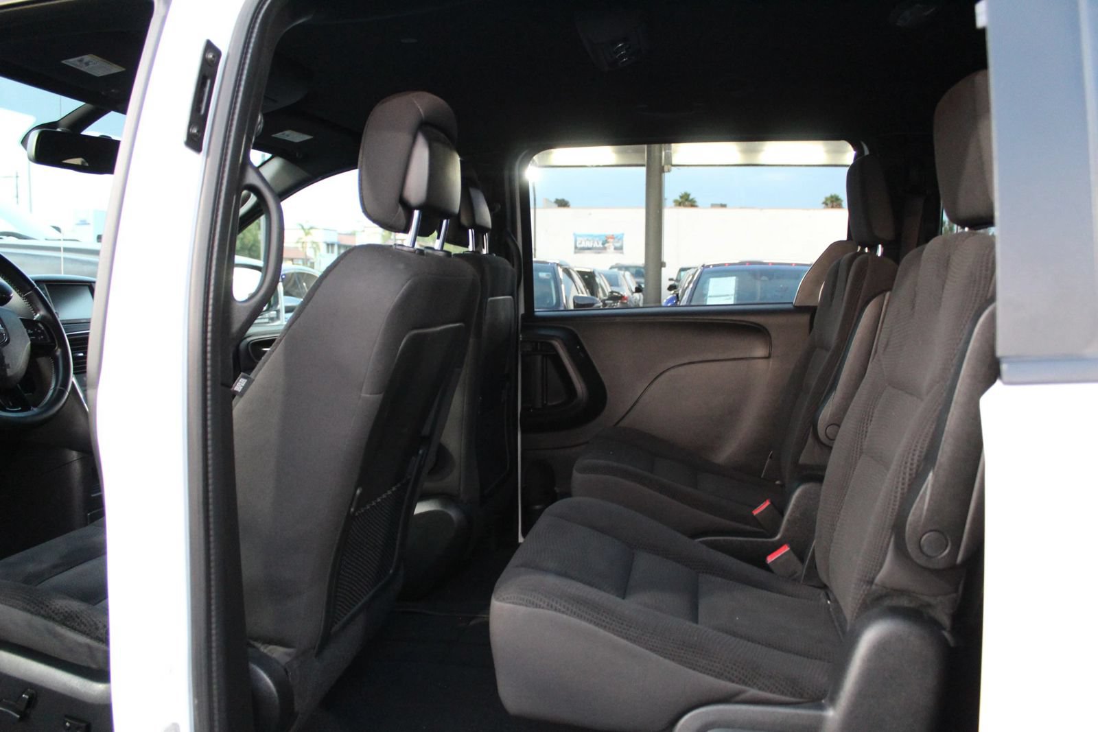 Used 2019 Dodge Grand Caravan SE FWD image 10