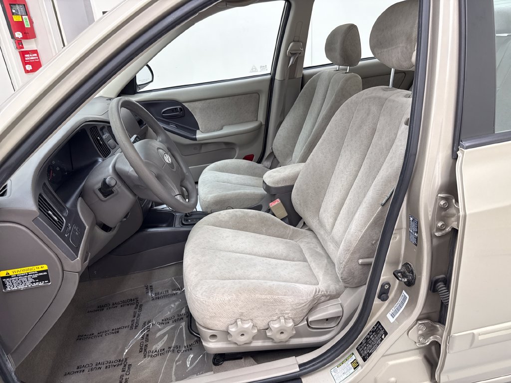 Used 2005 Hyundai Elantra Sedan FWD image 13