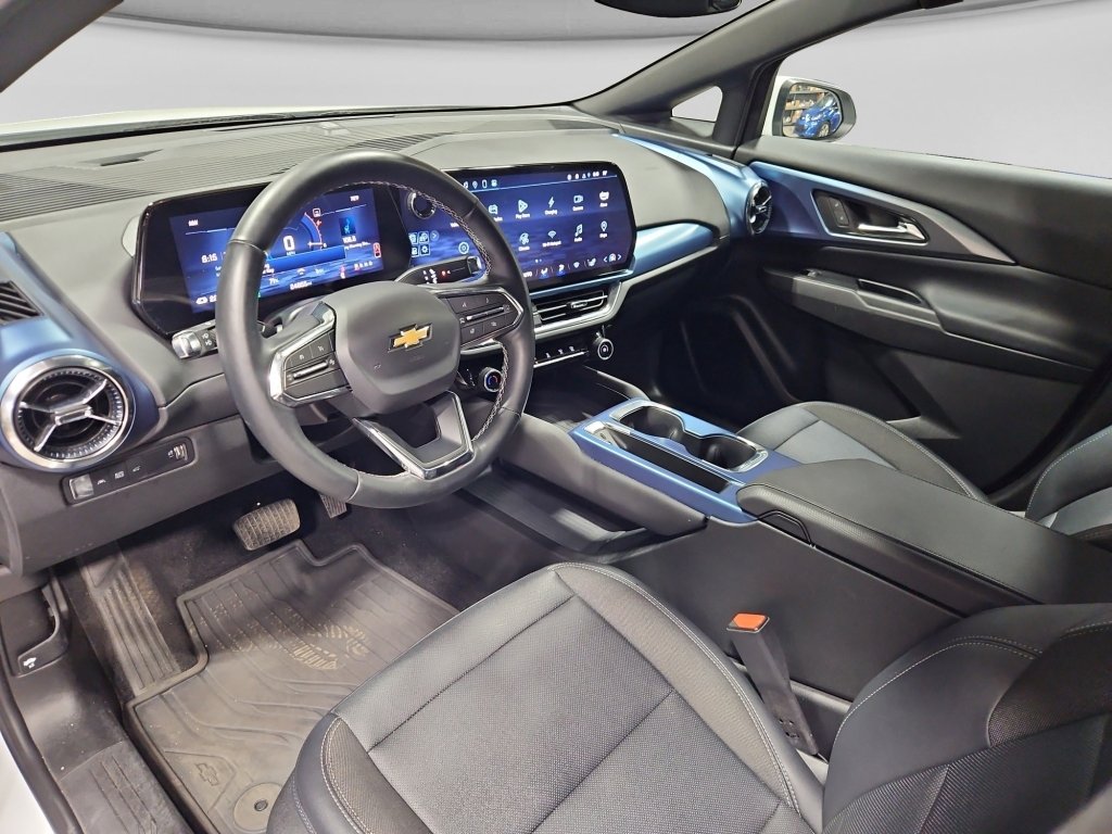 Used 2024 Chevrolet Equinox EV LT FWD image 17