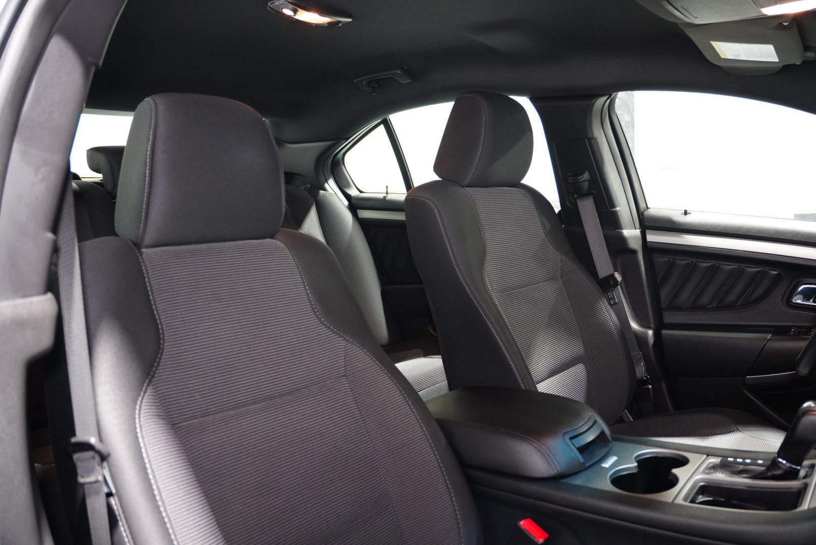 Used 2018 Ford Taurus SEL image 14