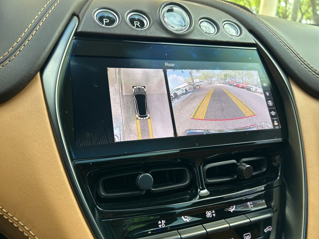 Used 2021 Aston Martin DBX image 9