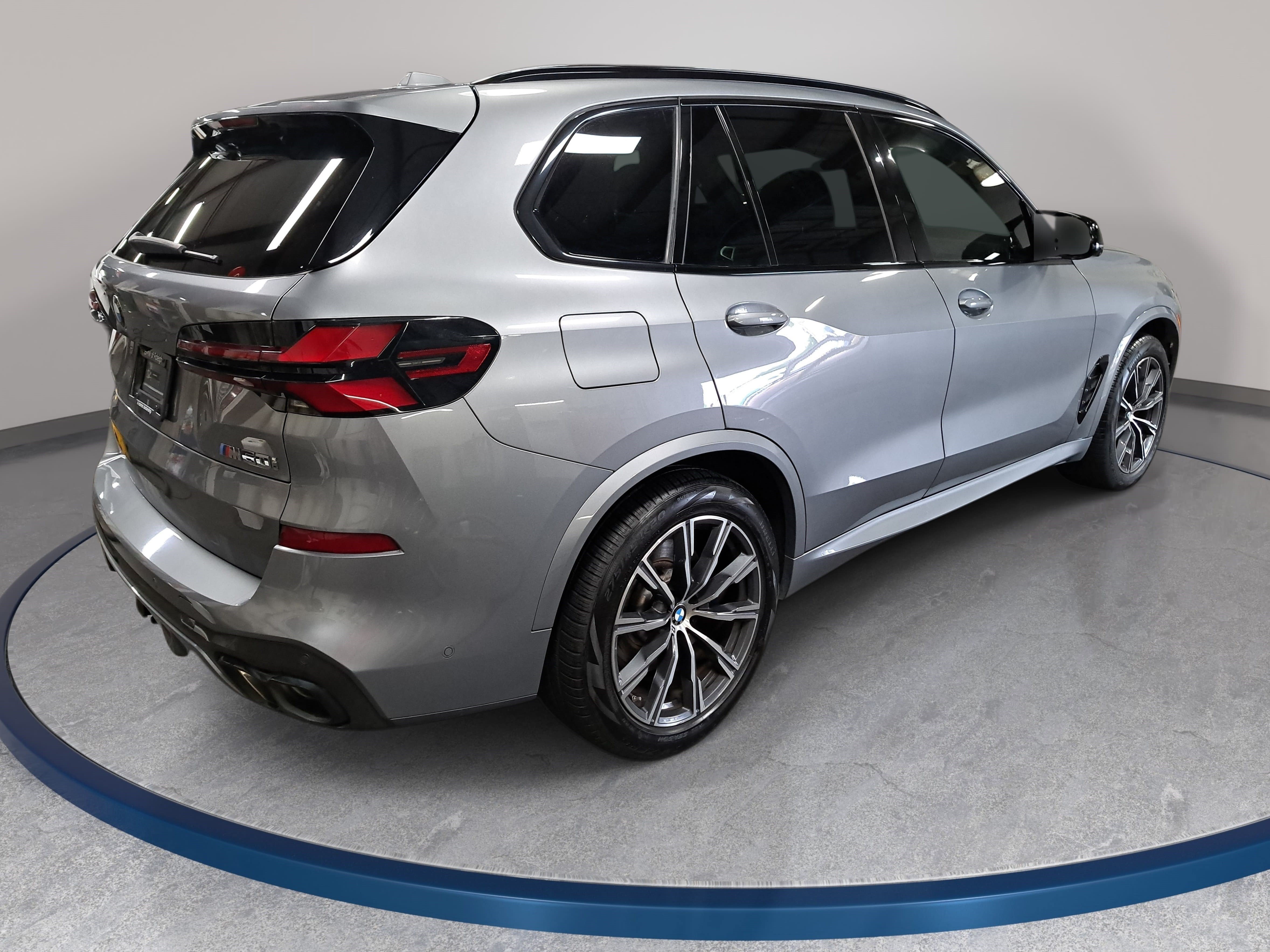 Used 2024 BMW X5 M60i w/ Parking Assistance Package AWD/4WD image 5