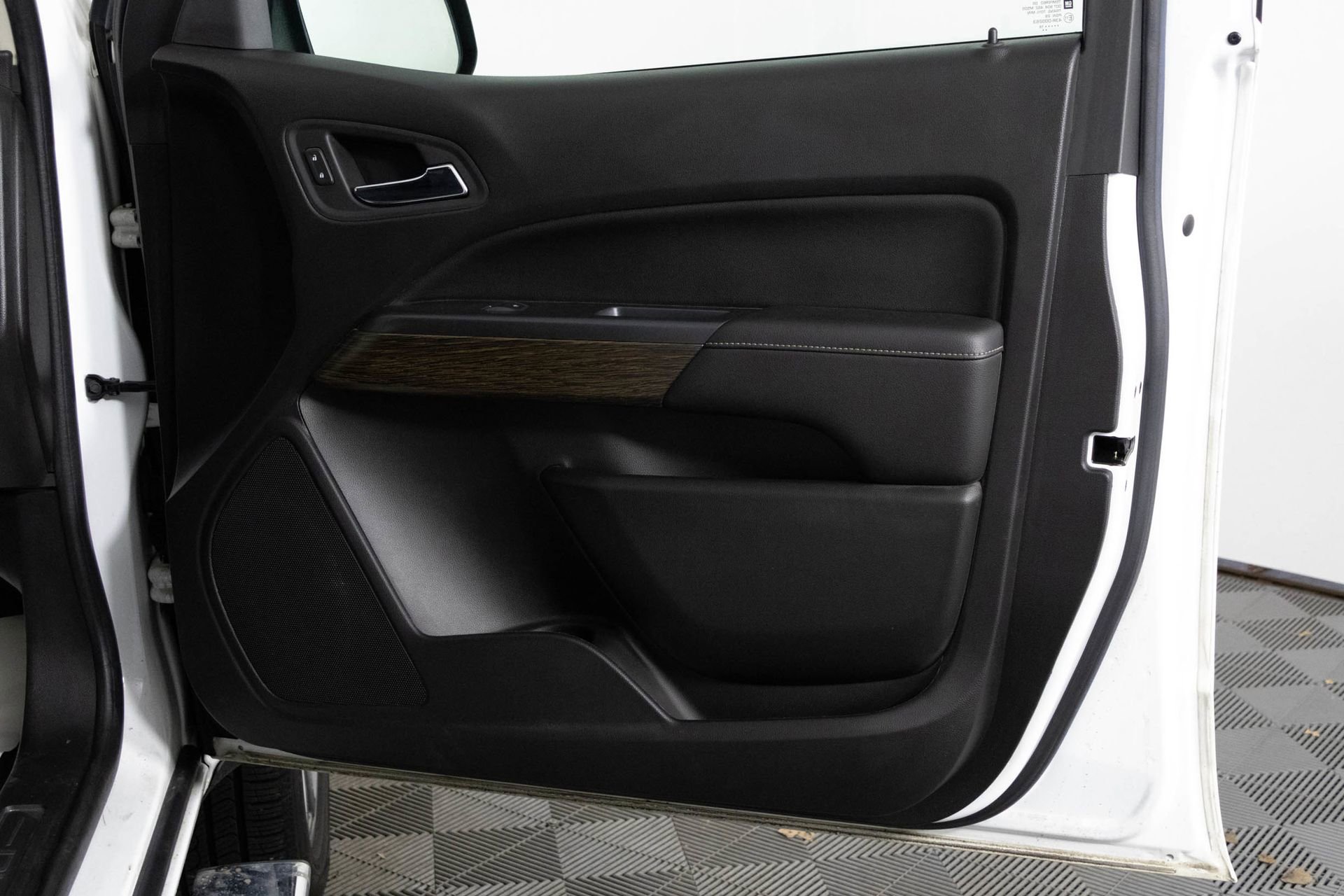 Used 2018 GMC Canyon Denali image 38