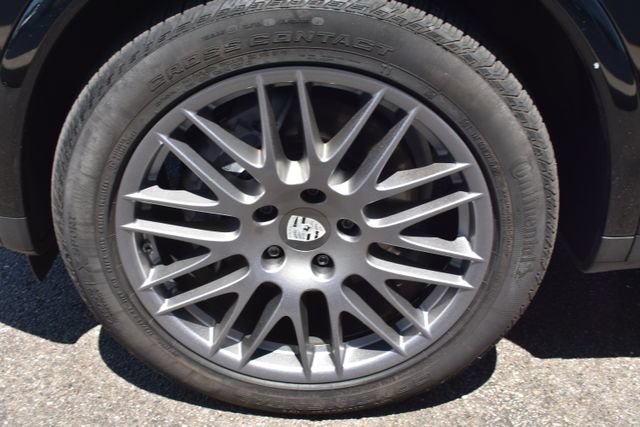 Used 2017 Porsche Cayenne Platinum Edition AWD/4WD image 53