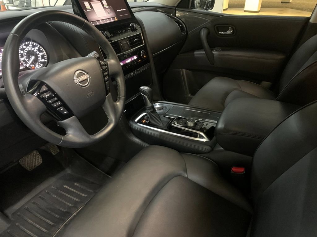 Used 2021 Nissan Armada SV w/ SV Appearance Package image 11
