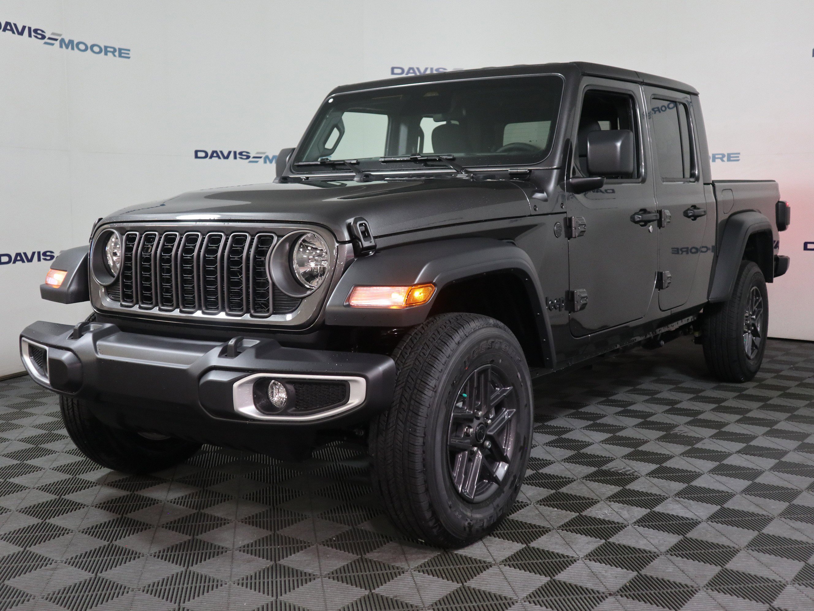 New 2026 Jeep Gladiator Sport AWD/4WD image 12