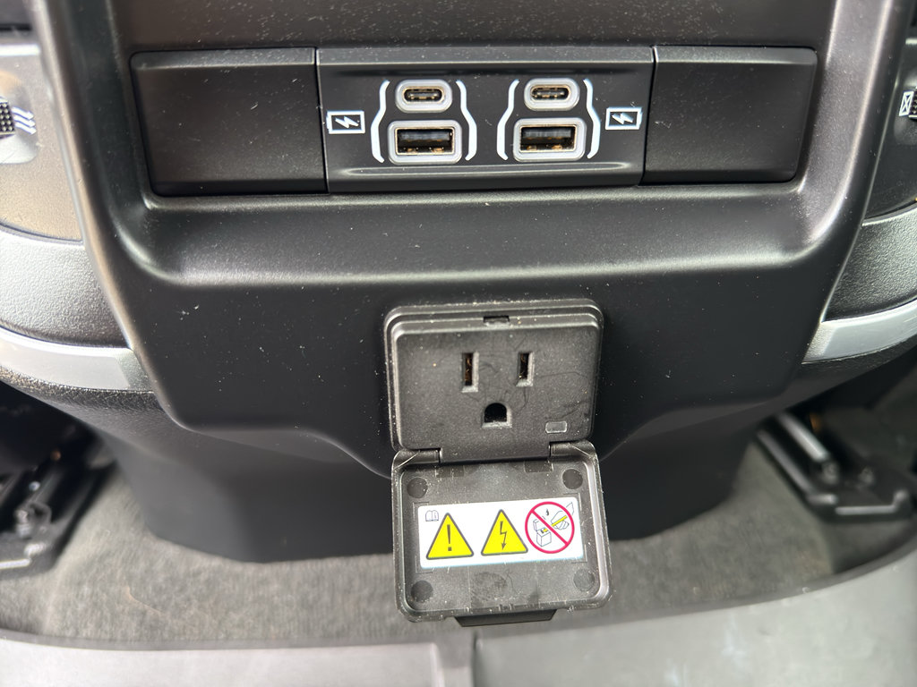 Used 2022 RAM 1500 Big Horn AWD/4WD image 37