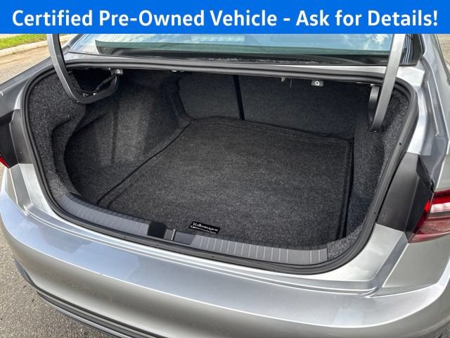 Used 2025 Volkswagen Jetta SEL FWD image 22