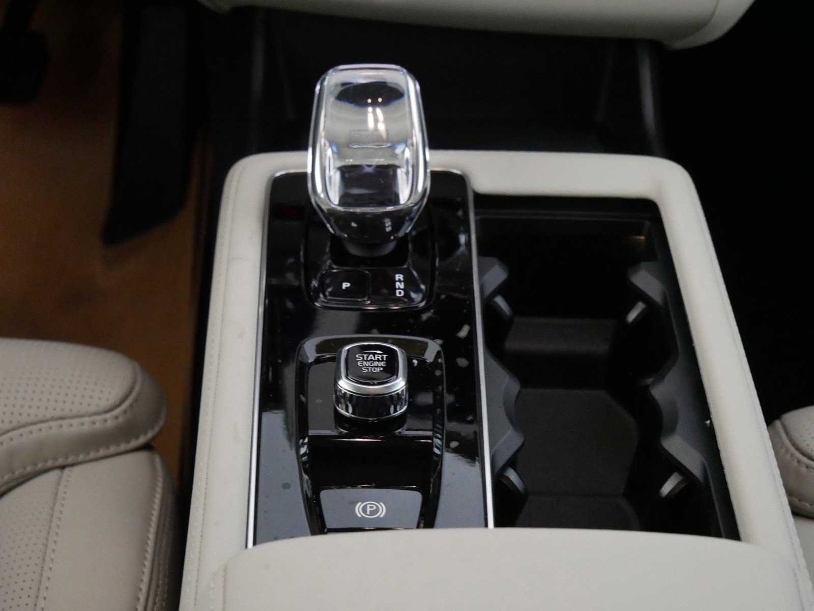 New 2026 Volvo XC90 T8 Ultra w/ Protection Package Premier image 9