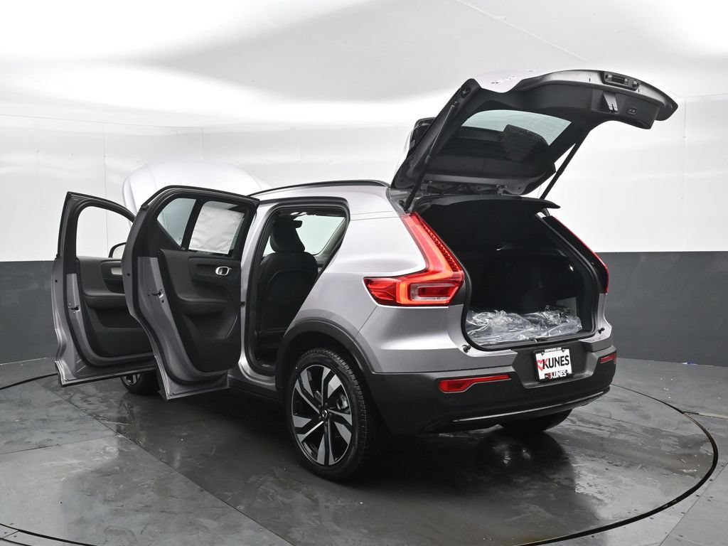 New 2026 Volvo XC40 B5 Ultra w/ Protection Package Premier AWD/4WD image 47