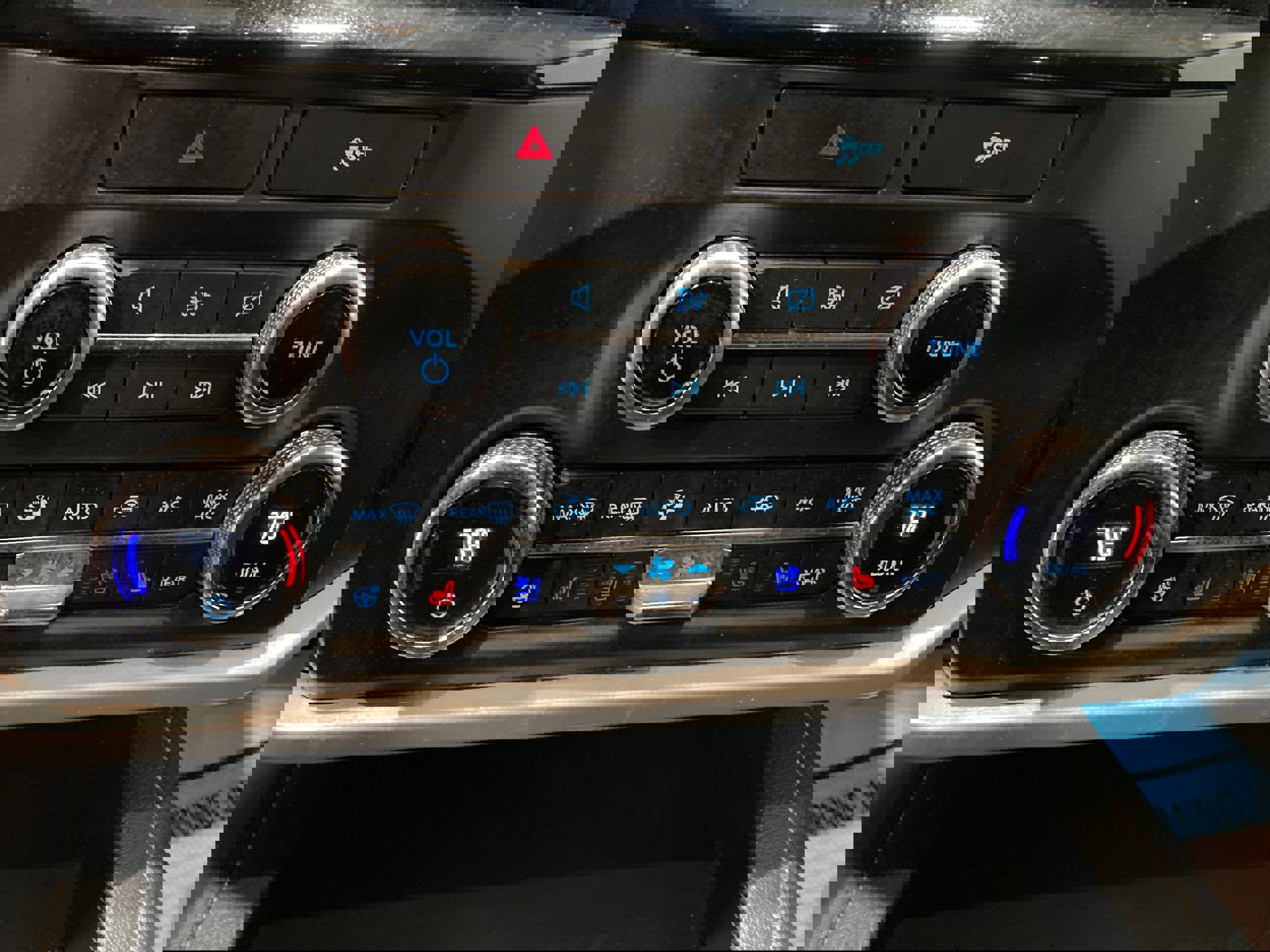 Used 2022 Ford Expedition Max XLT image 31