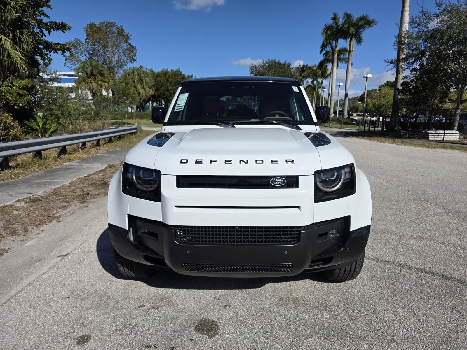 New 2026 Land Rover Defender 110 X-Dynamic SE image 8