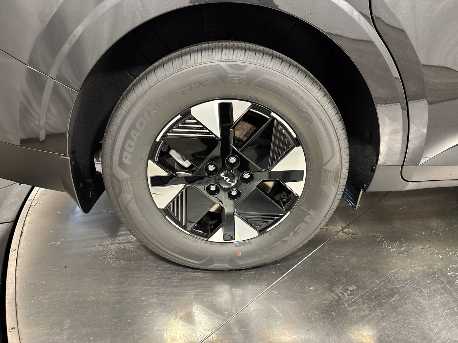 New 2026 Kia Carnival LXS image 13