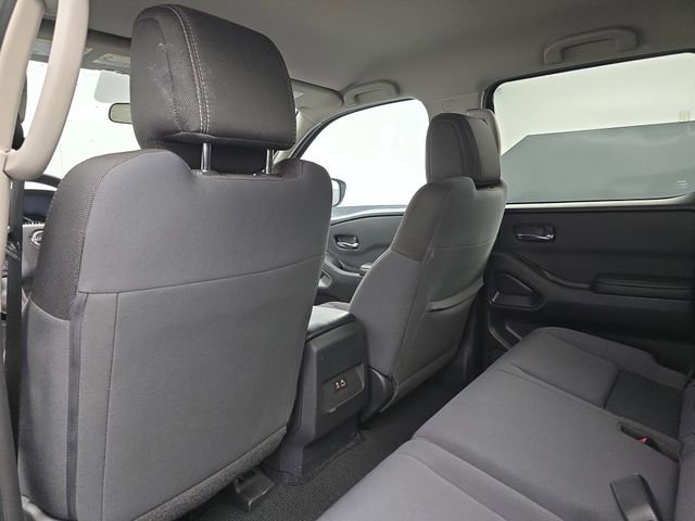 Used 2025 Nissan Frontier SV image 36